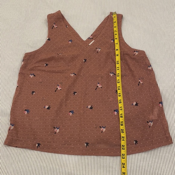 A NEW DAY: V neck sleeveless top - Picture 5 of 5